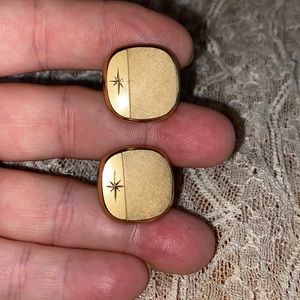 Vintage SWANK marked gold tone matte finish square bullet toggle cuff links